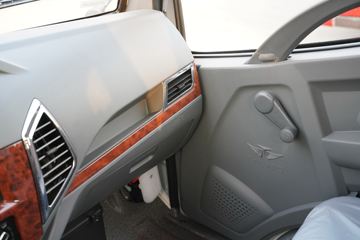 �ƿ�ŷ�� С���� 1.6L 105���� ����/CNG 3.63�׵�������΢��(����)ͼƬ