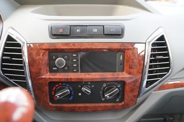 �ƿ�ŷ�� С���� 1.6L 105���� ����/CNG 3.63�׵�������΢��(����)ͼƬ