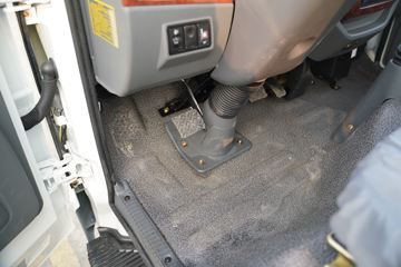 �ƿ�ŷ�� С���� 1.6L 105���� ����/CNG 3.63�׵�������΢��(����)ͼƬ