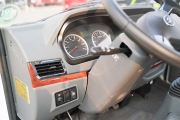 �ƿ�ŷ�� С���� 1.6L 105���� ����/CNG 3.63�׵�������΢��(����)ͼƬ