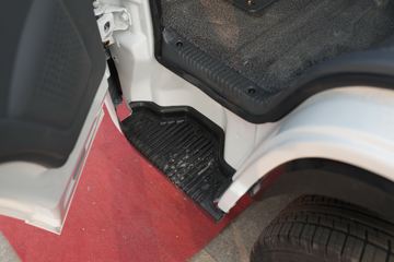 �ƿ�ŷ�� С���� 1.6L 105���� ����/CNG 3.63�׵�������΢��(����)ͼƬ