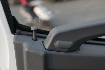 �ƿ�ŷ�� С���� 1.6L 105���� ����/CNG 3.63�׵�������΢��(����)ͼƬ