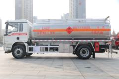 陕汽重卡 德龙L3000 260马力 4X2 油罐车