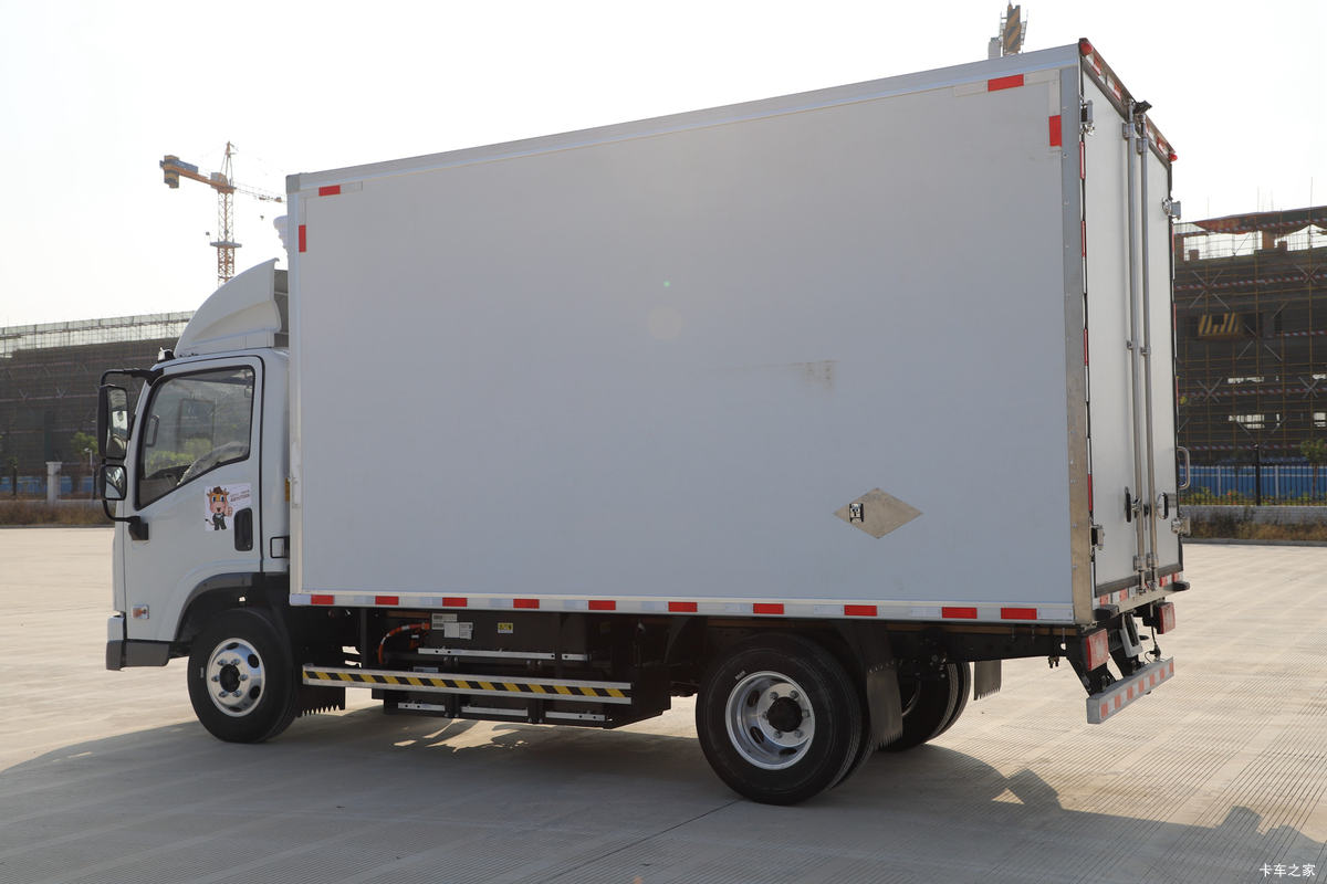 【图】玉柴新能源 EC301 4.5T 单排纯电动冷藏车_实拍图片_1085578_卡车之家