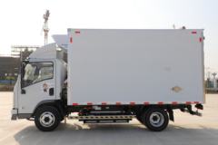 玉柴新能源 EC301 4.5T 单排纯电动冷藏车(YCE5040XLCBEV)