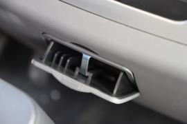 驭通&nbsp;电动冷藏车驾驶室图片