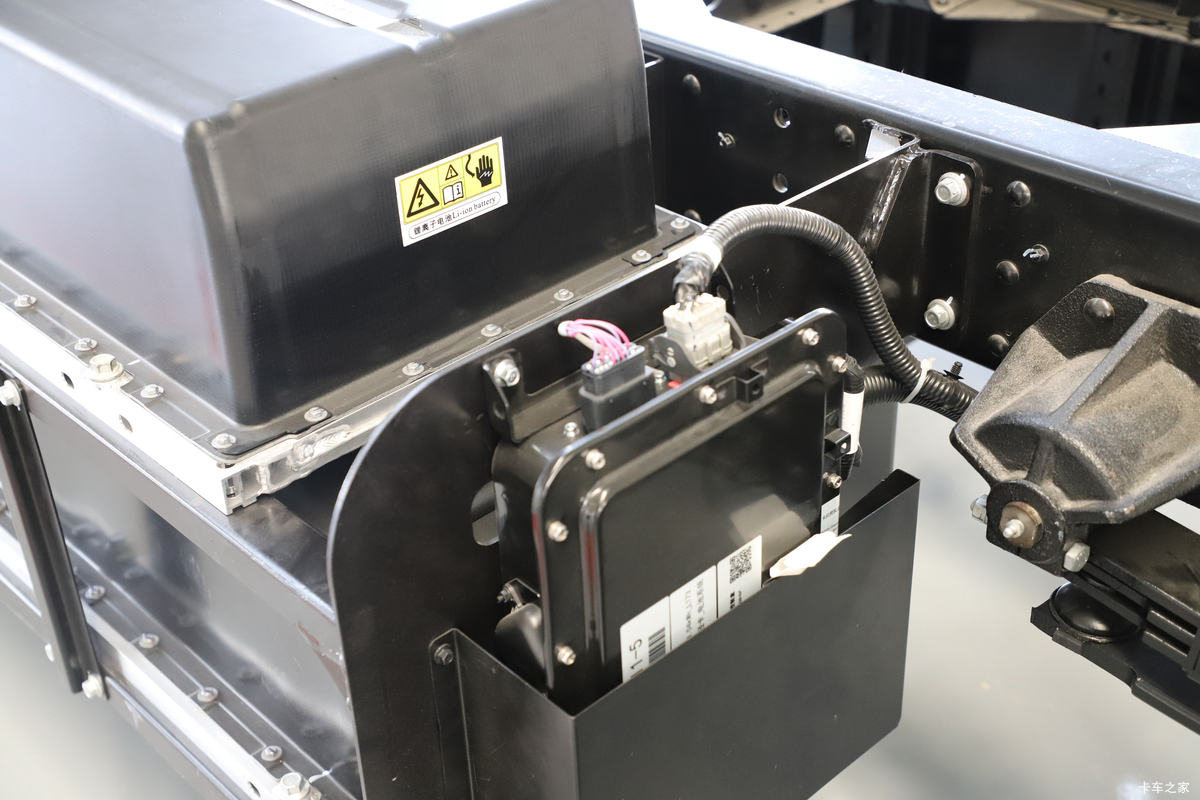 【图】玉柴新能源 EC301 4.5T 单排纯电动冷藏车(YCE5040XLCBEV)_实拍图片_1085647_卡车之家