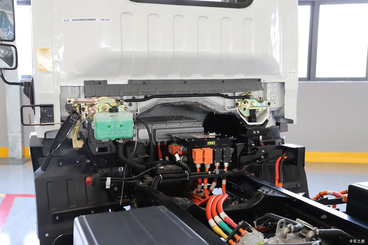 【图】玉柴新能源 EC301 4.5T 单排纯电动冷藏车(YCE5040XLCBEV)_实拍图片_1085647_卡车之家