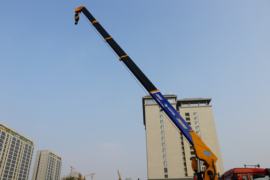 德龙M3000S&nbsp;随车吊上装图片