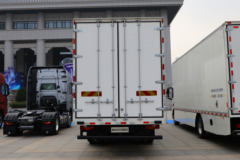 陕汽 德龙M6000 336马力 4X2 中置轴列车