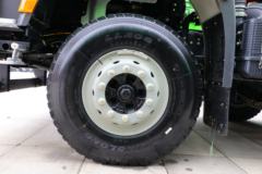 陕汽重卡 德龙X3000 城建标准版 400马力 8X4 5.6米自卸车(国六)(SX33195C276)