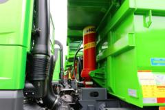 陕汽重卡 德龙X3000 城建标准版 400马力 8X4 5.6米自卸车(国六)(SX33195C276)