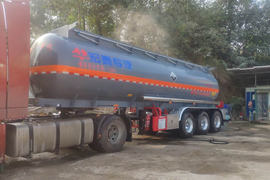 30-50方系列&nbsp;罐式半挂车外观图片