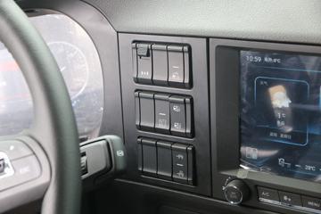�����ؿ� ����X6000 530���� 4X2 AMT�Զ���LNGǣ����ͼƬ