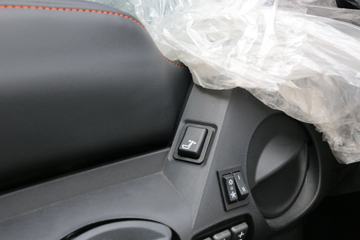 �����ؿ� ����X6000 530���� 4X2 AMT�Զ���LNGǣ����ͼƬ