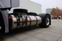 陕汽重卡 德龙X6000 530马力 4X2 AMT自动挡LNG牵引车(SX4189GE1TLQ2)