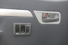 南京金龙 开沃D10 2020款 3.4T 5座 5.2米高顶纯电动厢式运输车52.48kWh