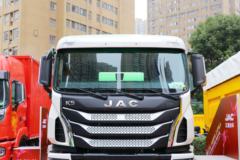 江淮 格尔发K5W 350马力 8X4 8方混凝土搅拌车(HFC5311GJBP1K5H27S)