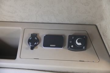 ���� �����V7�ؿ� 560���� 6X4 AMT�Զ�����ͷǣ����(����b)(���Ʋʻ�)(HFC4253C1K7E45KS)ͼƬ