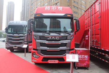 江淮 格尔发A5XⅢ中卡 245马力 4X2 6.8米翼开启厢式载货车(国六)(HFC5181XYKP2K2A57S)