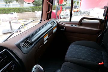 ���� �����A5L�п� 220���� 4X2 6.8�ײ�դʽ�ػ���(����)(HFC5181CCYP3K2A50DS)ͼƬ