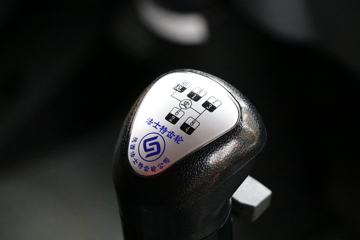 ���� �����A6LII�п� 195���� 4x2 7.8����ʽ�ػ���ͼƬ