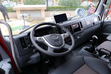 ���� �����A6LII�п� 195���� 4x2 7.8����ʽ�ػ���ͼƬ