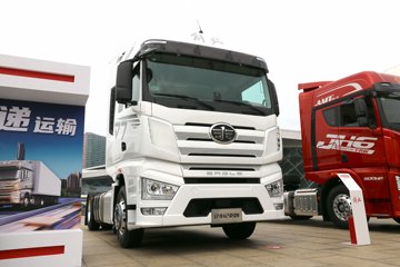 一汽解放 J7重卡 560马力 4X2 AMT自动挡牵引车(速比3.417)(液缓)(CA4180P77K25E6)