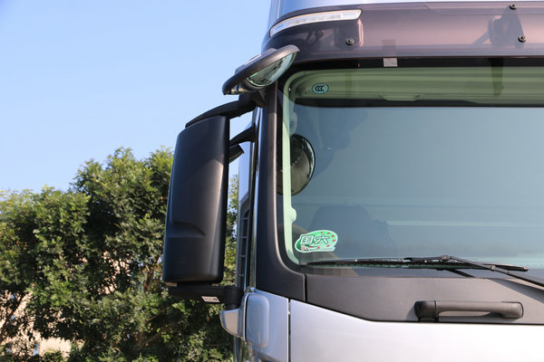 优惠0.9万 贵阳市解放J7牵引车火热促销中