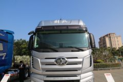 一汽解放 J7重卡 560马力 6X4 牵引车(国六)(液缓)(CA4250P77K25T1E6)