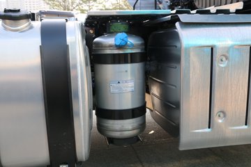 һ����� J7�ؿ� 560���� 6X4 ǣ����(����)(Һ��)ͼƬ