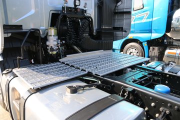 һ����� J7�ؿ� 560���� 6X4 ǣ����(����)(Һ��)ͼƬ