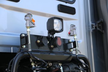 һ����� J7�ؿ� 560���� 6X4 ǣ����(����)(Һ��)ͼƬ