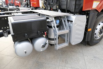 һ����� ��J6P �ʻݰ�2.0 420���� 4X2 ǣ����(CA4180P66K24E5)ͼƬ