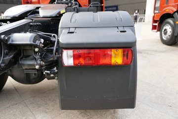 һ����� ��J6P �ʻݰ�2.0 420���� 4X2 ǣ����(CA4180P66K24E5)ͼƬ