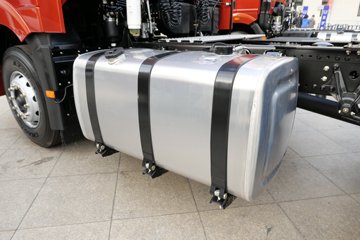 һ����� ��J6P �ʻݰ�2.0 420���� 4X2 ǣ����(CA4180P66K24E5)ͼƬ