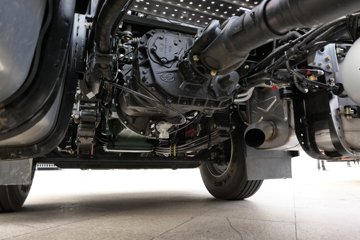 һ����� ��J6P �ʻݰ�2.0 420���� 4X2 ǣ����(CA4180P66K24E5)ͼƬ