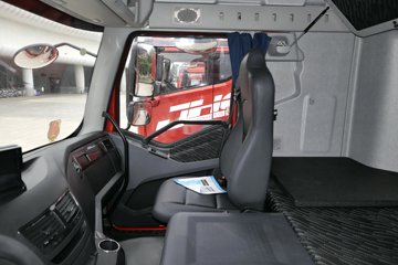 һ����� ��J6P�ؿ� �ʻݰ�2.0 460���� 6X4 AMT�Զ���ǣ����(CA4250P66K24T1A1E5)ͼƬ