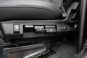 һ����� ��J6P�ؿ� �ʻݰ�2.0 460���� 6X4 AMT�Զ���ǣ����(CA4250P66K24T1A1E5)ͼƬ