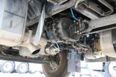 一汽解放 J6L中卡 2021款 领航版 240马力 4X2 6.8米仓栅式载货车(CA5180CCYP62K1L4E5)