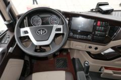 青岛解放 JH6 领航版 460马力 8X4 9.4米冷藏车(CA5320XLCP25K2L7T4E6A80)