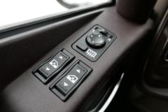 青岛解放 JH6 领航版 460马力 8X4 9.4米冷藏车(CA5320XLCP25K2L7T4E6A80)