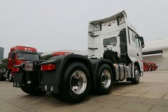 一汽解放 J7重卡 6X4 L2 级智能牵引车