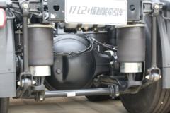 一汽解放 J7重卡 6X4 L2 级智能牵引车