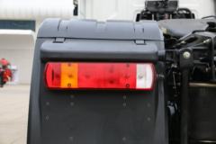 一汽解放 J7重卡 6X4 L3级智能牵引车