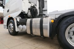 一汽解放 J7重卡 6X4 L3级智能牵引车