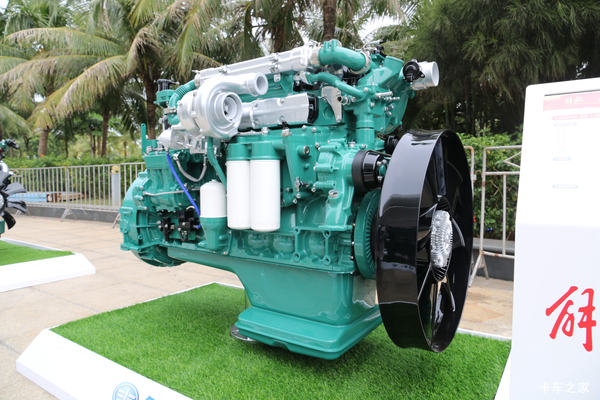 锡柴CA6DM2-40E61 400马力 11L 国六 柴油发动机