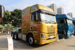 青岛解放 JH6⁺ 生活舱版 560马力 6X4 AMT自动挡牵引车(国六)(CA4250P33K25T1E6A80)