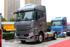 跨越K7 牵引车