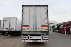 一汽解放 新J6P 6X4 13.6米智能冷藏列车